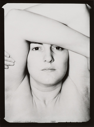 (Re)viewing Bodies: Selected American Photographs, 1930-2000